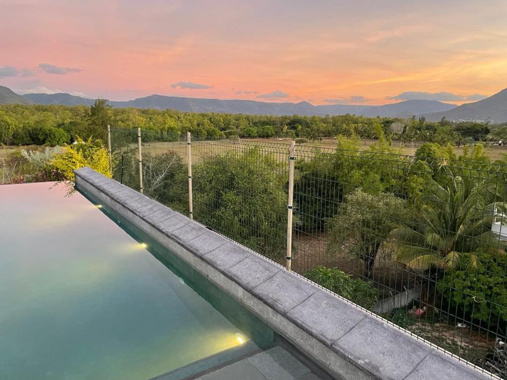 373 Wolmar Cosy And Modern Apartment- 200 Metres From The Beach And Supermarkets And Just Next To Domaine De Wolmar With Views Of Deers And Green Natural Park Flic-en-Flacq エクステリア 写真